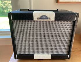 Sd-15 Amp Sundown Rover 15 Audio #sd-15 With Two Jack Cable Turns On But Untested