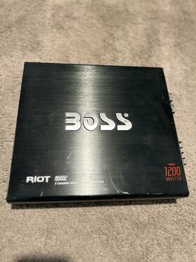 R12002 Boss R6002/r8002/r12002 Used 1200watt Subwoofer Amplifier Great Condition Works