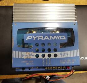 Pb442x Pyramid Super Blue 4 Channel Power Amplifier 300 Watts