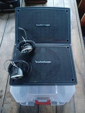 38811-1 Rockford Fosgate 000113242410 Ps-8 Punch Single 8 Inch Amplified Subwoofer Enclosure