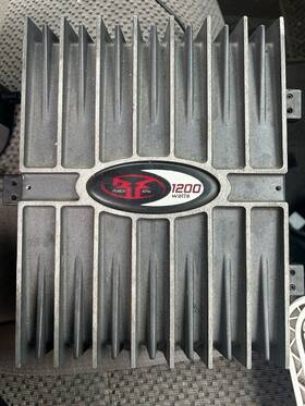 576618400-01 Rockford Fosgate Old School 1200 Watt Amp
