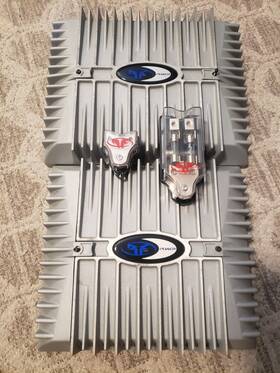 7810047100-01 Rockford Fosgate 2 Power Amplifiers 451s And 551x. - Distribution Blocks