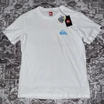Nwt Quiksilver White Graphic Tee QSM15GT106 Men Size L. D4. Fixed Price $27.00.